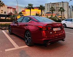 نيسان ألتيما